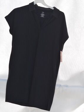 Short sleeve Top SZ L Tyla NWT